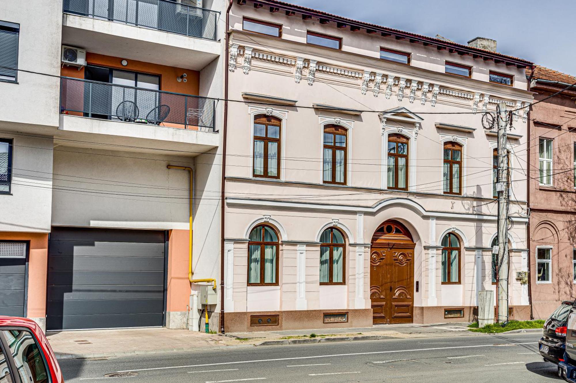 Ari Central Grand Apartments - Luxurious Stay Arad Bagian luar foto