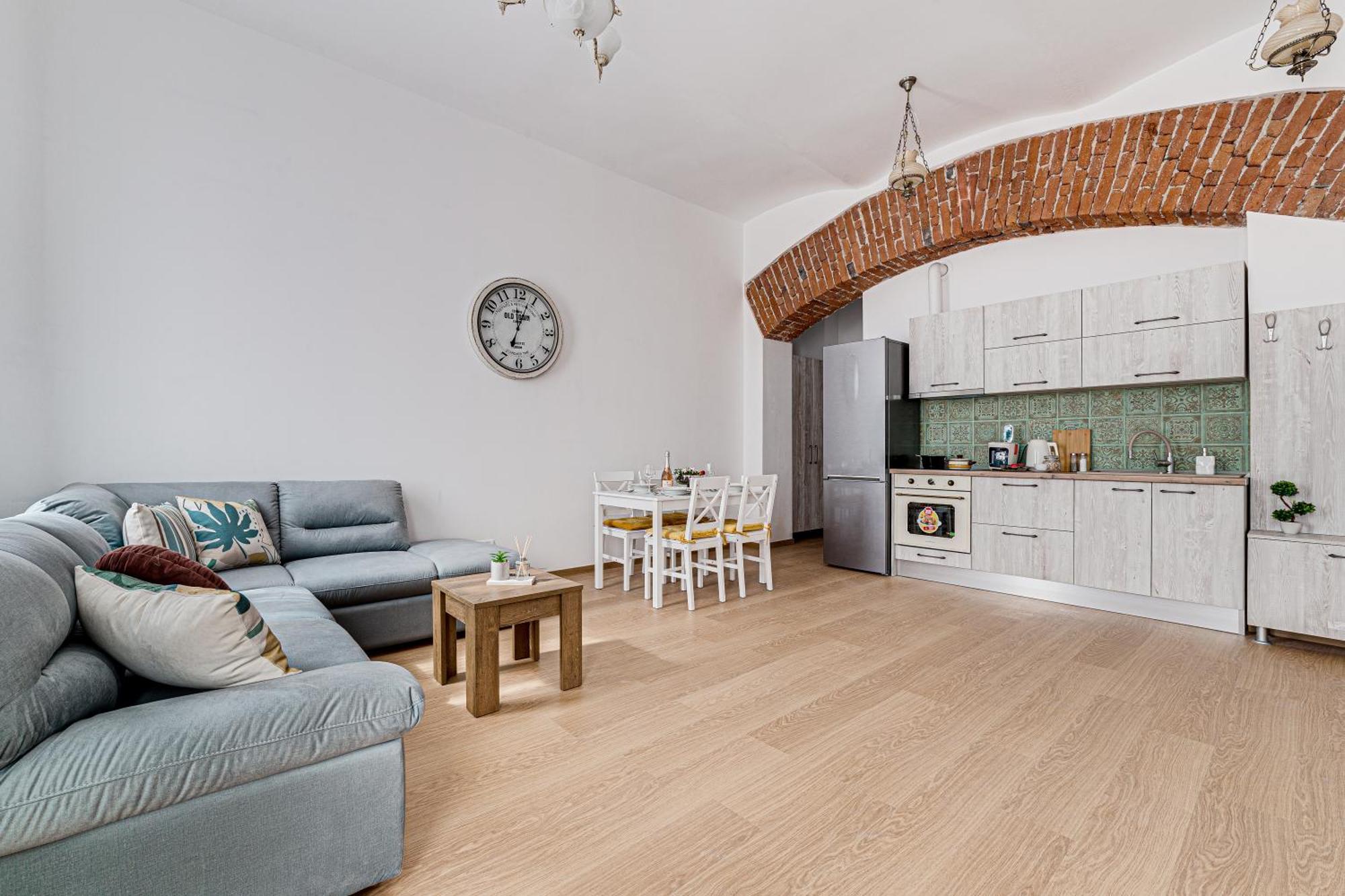 Ari Central Grand Apartments - Luxurious Stay Arad Bagian luar foto