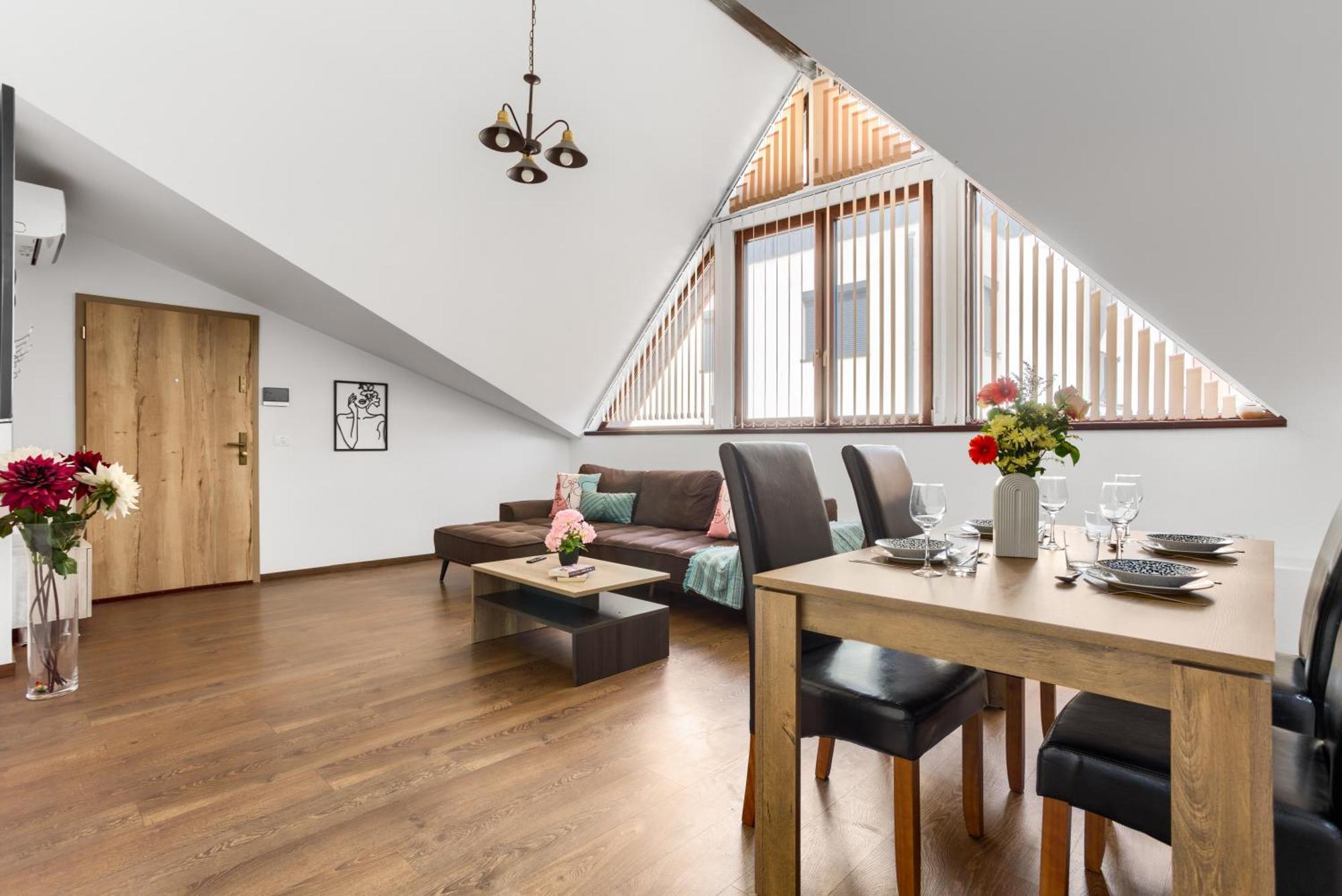 Ari Central Grand Apartments - Luxurious Stay Arad Bagian luar foto