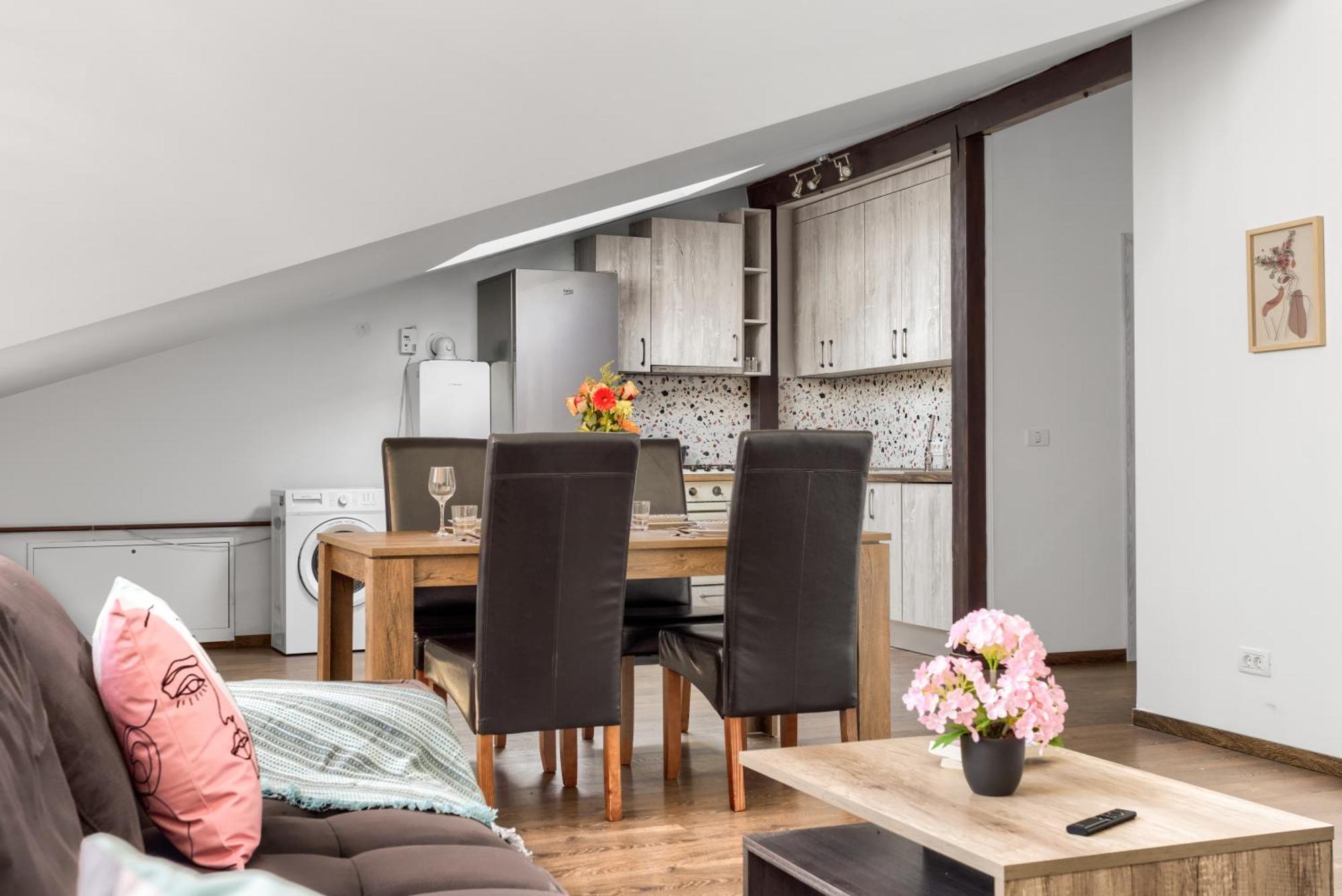 Ari Central Grand Apartments - Luxurious Stay Arad Bagian luar foto