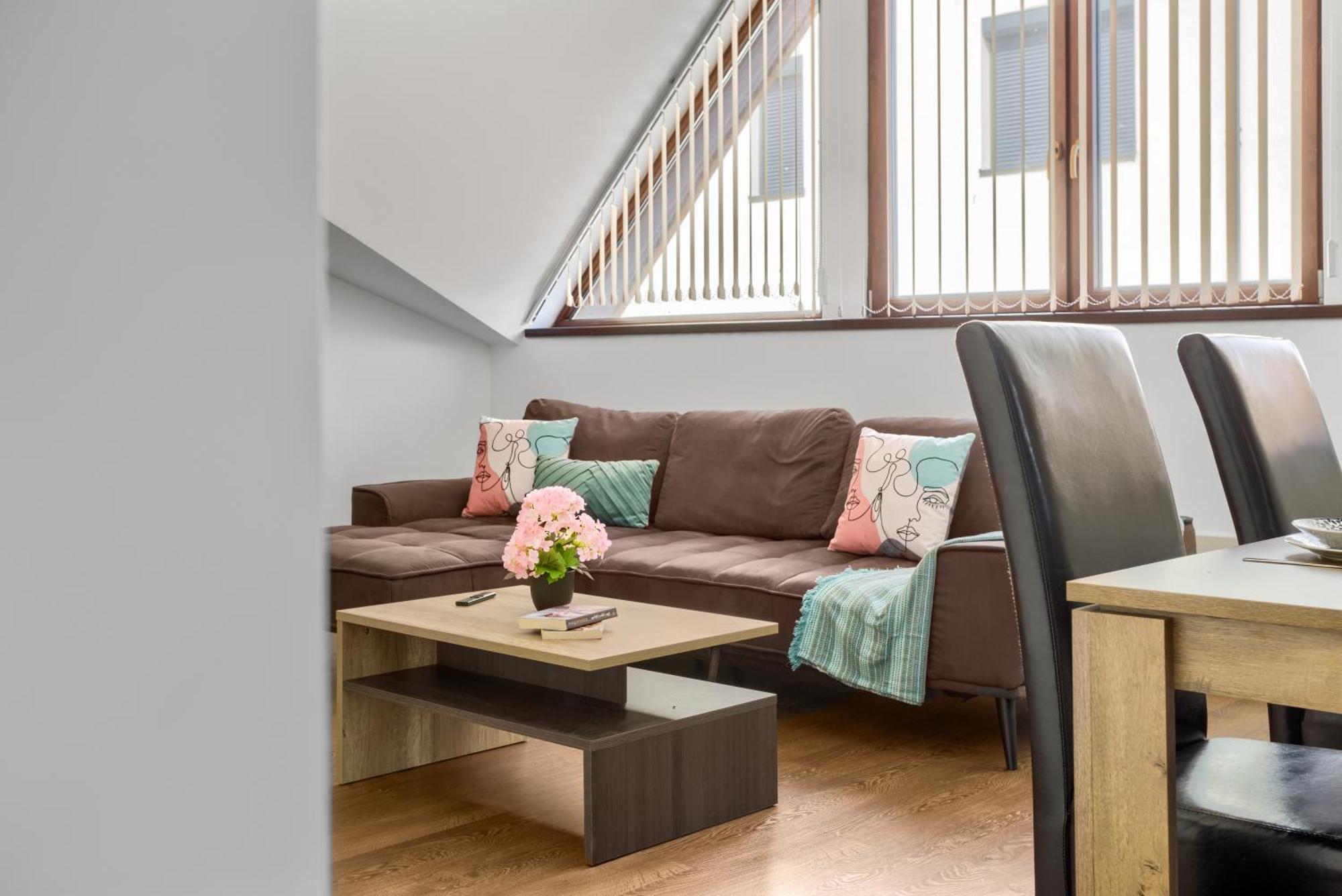Ari Central Grand Apartments - Luxurious Stay Arad Bagian luar foto