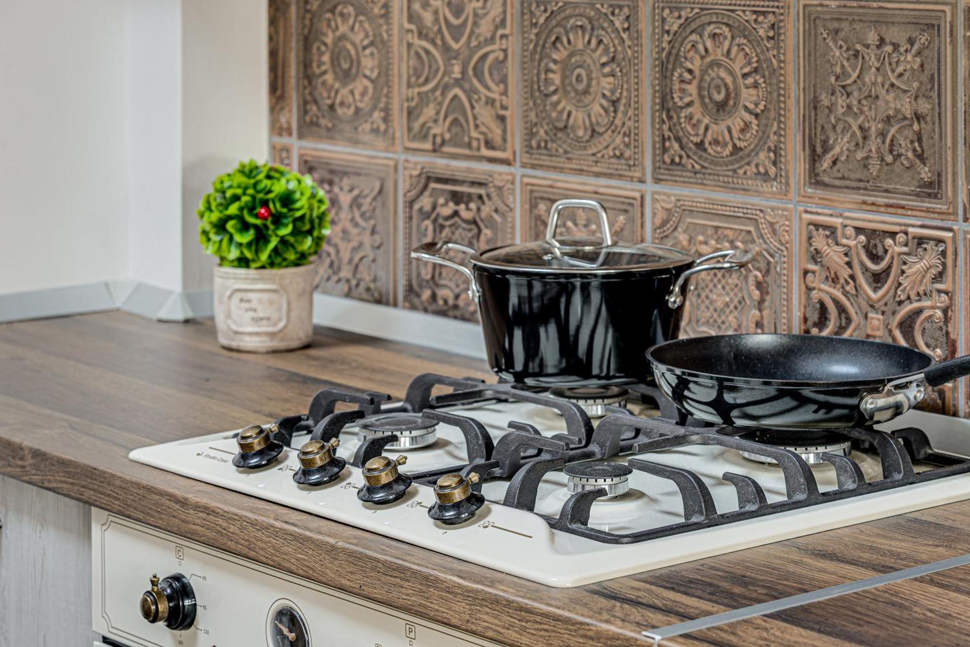 Ari Central Grand Apartments - Luxurious Stay Arad Bagian luar foto
