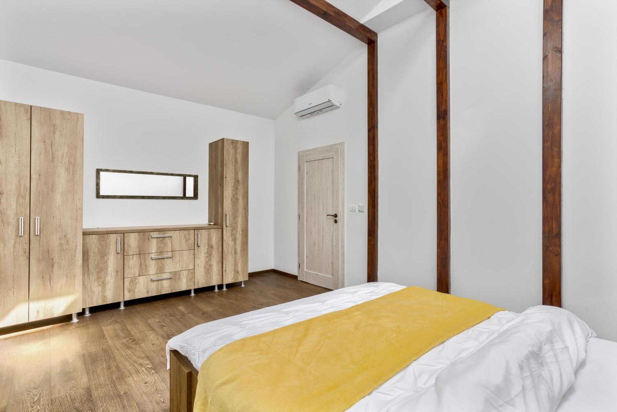 Ari Central Grand Apartments - Luxurious Stay Arad Bagian luar foto