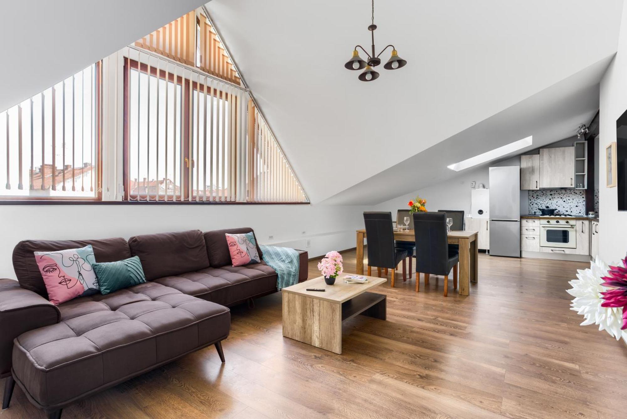 Ari Central Grand Apartments - Luxurious Stay Arad Bagian luar foto