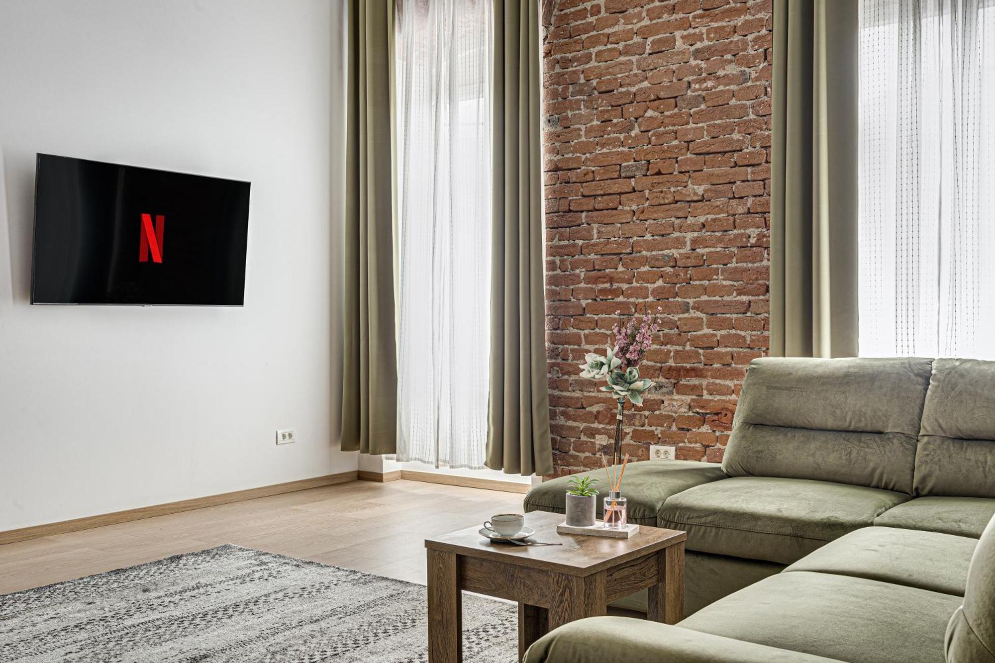 Ari Central Grand Apartments - Luxurious Stay Arad Bagian luar foto
